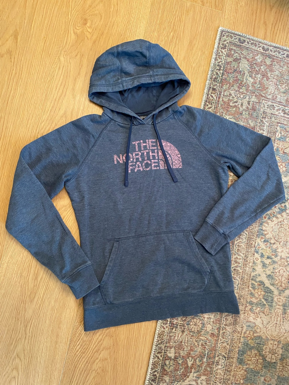 The North Face Women’s Logo Pullover Hoodie Blue Pink Medium Cozy Classic